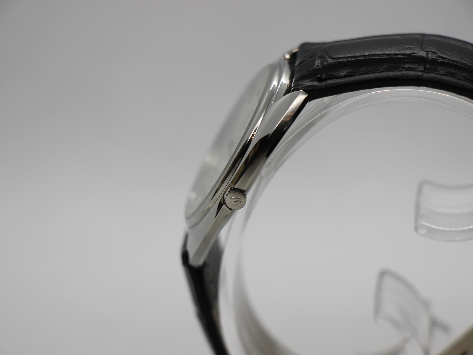 Universal Genève White Shadow Automatic (866152) - Image 3