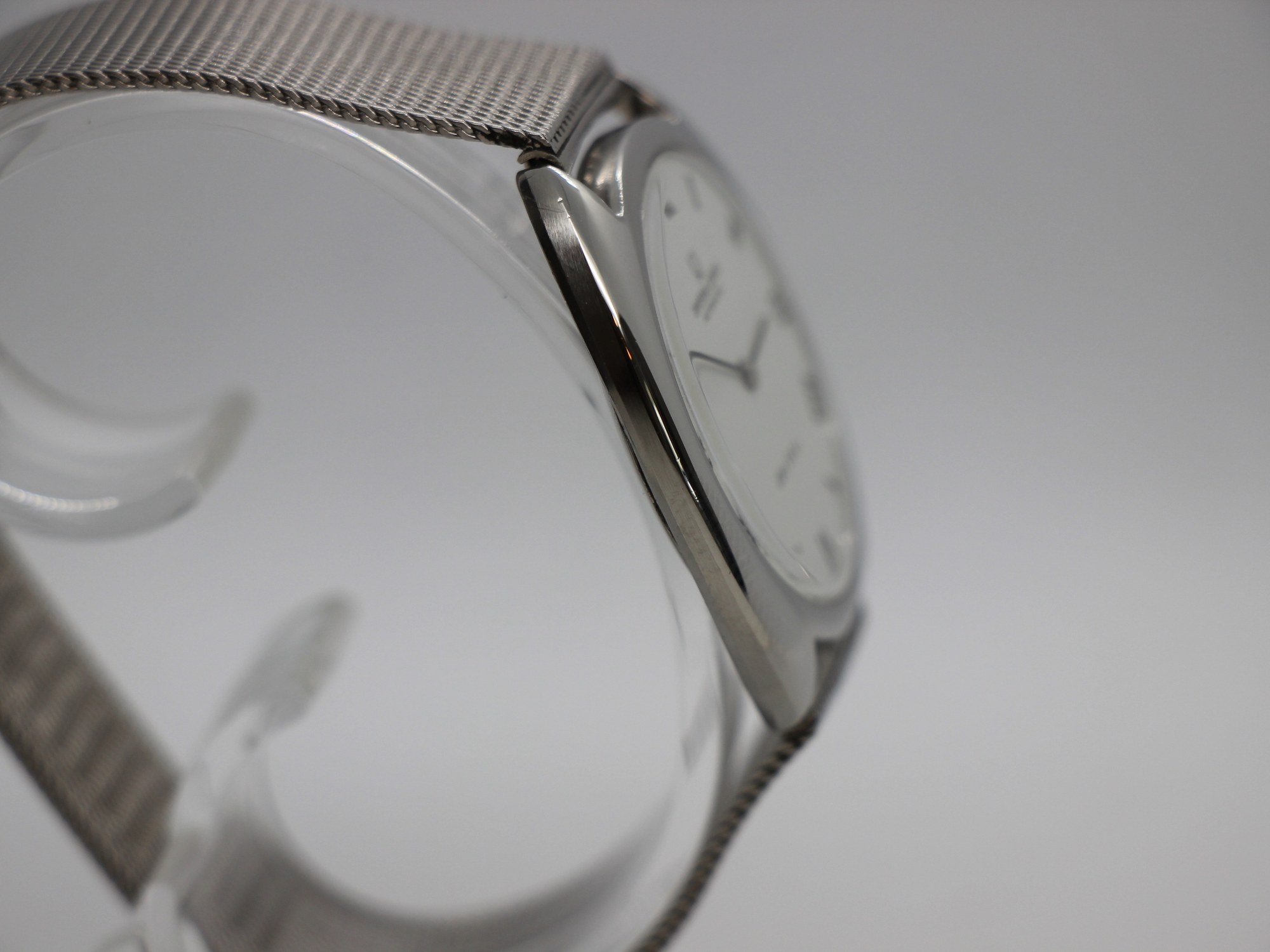 Universal Genève White Shadow Automatic (866101) - Image 6