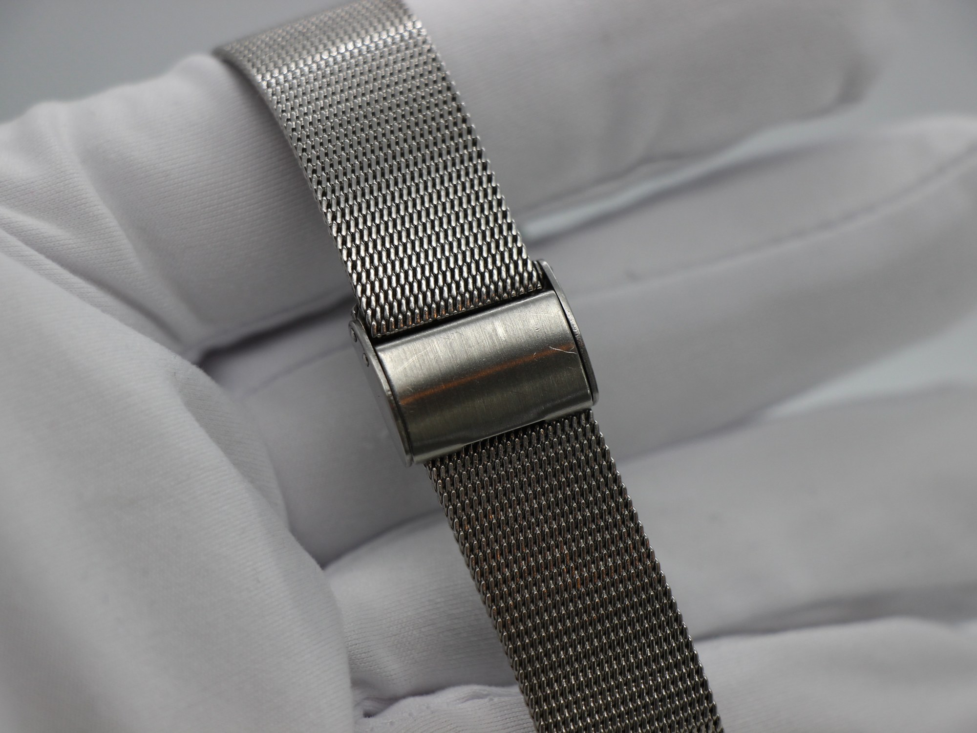 Universal Genève White Shadow Automatic (866101) - Image 9